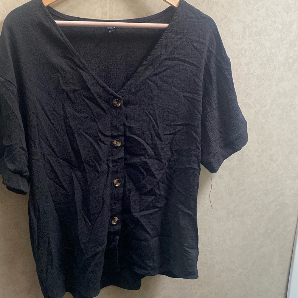 Never been woren black button up shirt